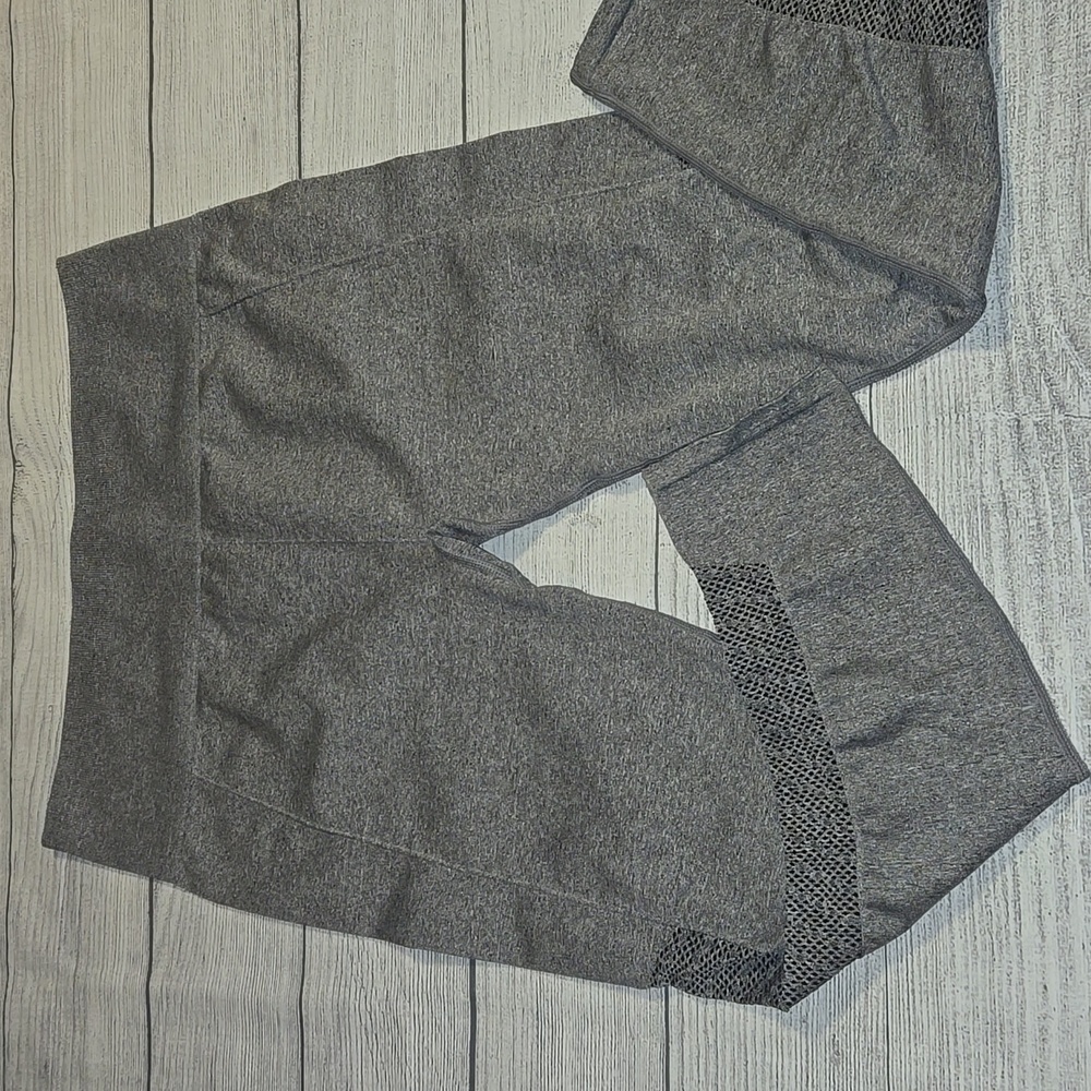 Fabletics Women's Sync High-Waisted Perforated 7/8 Leggings Gray Size XL NWOT